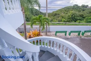 One bdr with private pool and views- Suite 2 at 413 - Image 5