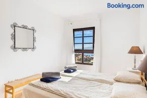 Cozy ocean view suite - Image 4