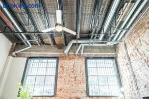 Luxe Cozy Loft Located in the Heart of Downtown - Image 2