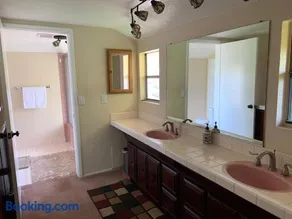 Estate home with huge pool(new listing) - Image 3