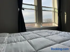Comfy Studio Apt. Near Downtown Newark! - Image 2