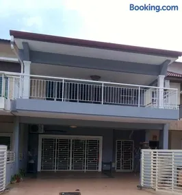 DZu Homestay Raub - Image 2