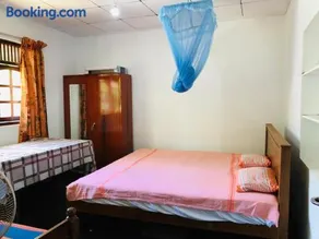Holiday Bungalow In Devinuwara - Image 5