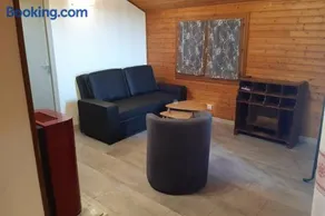 Chalet en bois à la campagne - Image 2