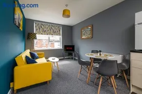 Large flat near BAE & Ribby Hall Free Parking WiFi - Image 2