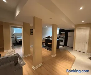 Ottawa Airport Sweet Suite - Image 3