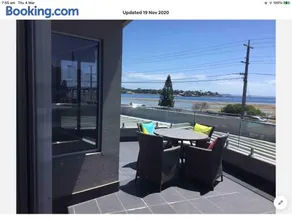 Superb waterfront apartment - Image 2