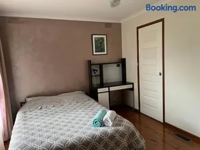 Great location for backpackers - Image 2