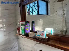 2 Bedroom Guesthouse with Kitchen and Laundry - Image 3
