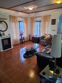 Mountain View Guesthouse - Image 2