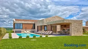 6 bedrooms NEW villa with amazing views! - Image 4