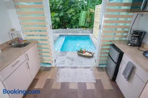 One bdr with private pool and views- Suite 2 at 413 - Image 2