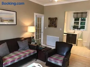 Central Apartment-Classic Style - Image 3