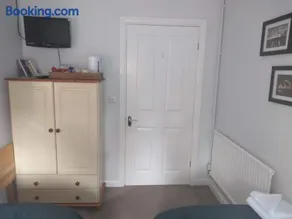 Lovely new double/twin ensuite room (near Torbay Hospital) - Image 5