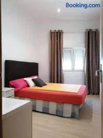 Céntrica y amplia casa - Image 4