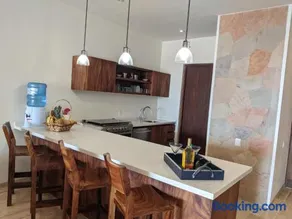 BEACHFRONT Luxury - 3BR Groundfloor unit - Image 3