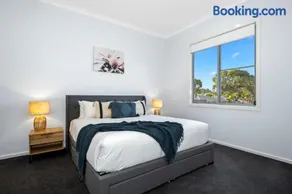 Beautiful, comfy freshly renovated cottage. - Image 4