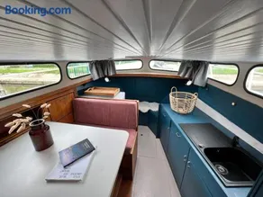 The Good Vibes, the boat to Chill - Image 2