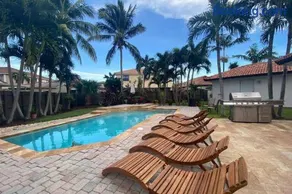 6br/3bath + House plus Guest House + Heated Private Pool + Game room + Sleeps 15 Comfortably + Famil - Image 2