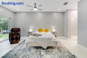 Bleau'tiful Home - Image 5