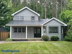 Picturesque Home with Deeded Access to Lake - Image 3