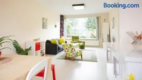 Lovely home, 3 bedrooms, WiFi, private parking - Image 3