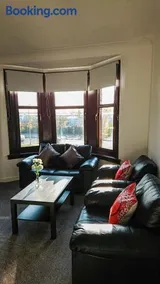Carnock Road Apartment - Silverburn Shopping Centre - Image 4