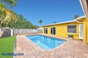 Beautiful home pool near Sawgrass Mills Mall - Image 5