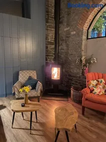 Queenies lodge - Image 2