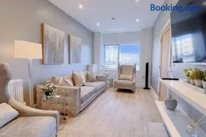 No6, Luxury Townhouse near Bicester Village - Image 3