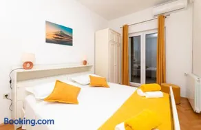 Comfortable 3 bedroom apartment with seaview - Image 2