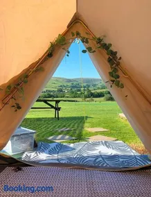 Ty Cerrig Glamping - Image 2