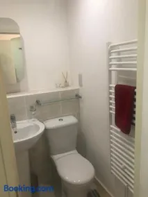 London DBL room Private bathroom & toilet in modern 2bed apartment - Image 2