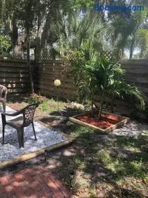 Affordable Barefoot Bungalow - Image 3
