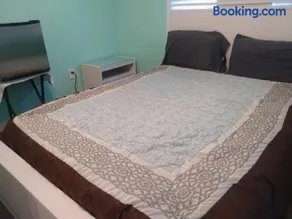 MiMo Home Studio with Private Entrance & Key - Image 5
