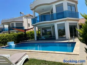 Luxe villa tekerbrothers - Image 2