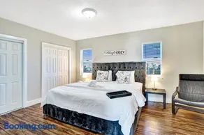 Luxury Lake Front Property - Image 5