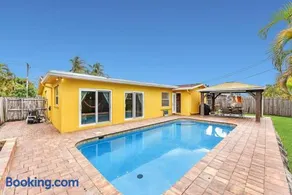 Beautiful home pool near Sawgrass Mills Mall - Image 4