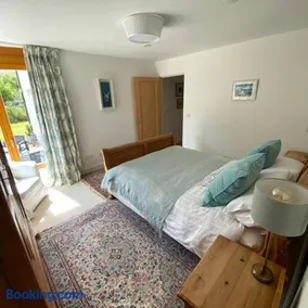 Ballyvaughan Burren Mountain Views Luxury Suite - Image 4
