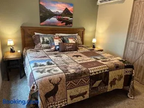 2 Bedroom Cabin Inside Glacier National Park - Image 5
