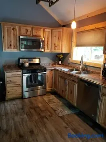 The Marlin Cabin - Image 2