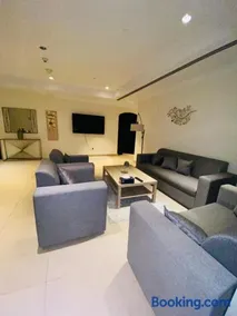 Luxury-2 Bedroom Apartment in Pearl Qatar with Sea View - Image 2