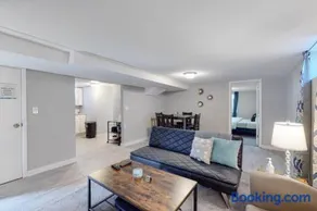 Adventure awaits! 2 bedroom lower unit with 2 kings - Image 4