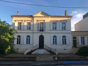Appartement Coeur de Ville avec Terrasse et Parking - Image 4