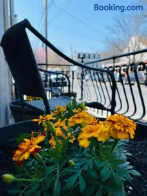 Industrial Brick Townhouse in Downtown Lancaster - Image 2