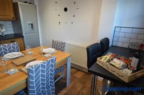 Hinton House - Image 3