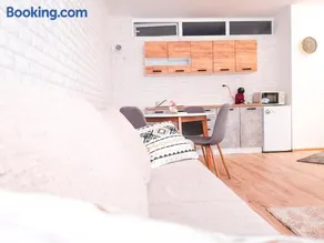 Lozanovi Apartment Pomorie - Image 3