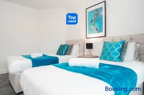 HAUS 3 Bedroom House l Parking l 6 Beds l WIFI l Smart TV - Image 3