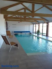 Villa de 4 chambres avec vue sur la ville piscine interieure et jardin clos a Murs Erigne - Image 2