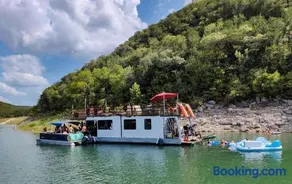Houseboat-Yacht In Scenic Lake Travis Cove - Image 3
